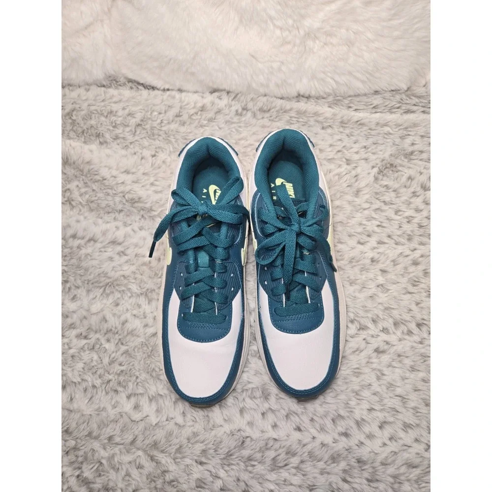 Nike Air Max 90 LTR Shoes Youth Size 5.5Y Bright Spruce Volt Swoosh EXCELLENT